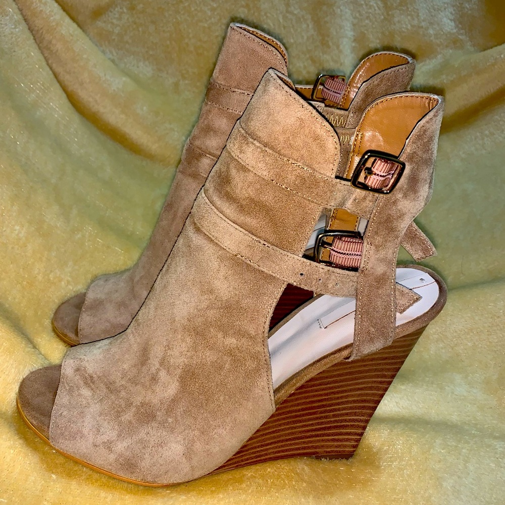 Suede ALDO shoes heels/wedge